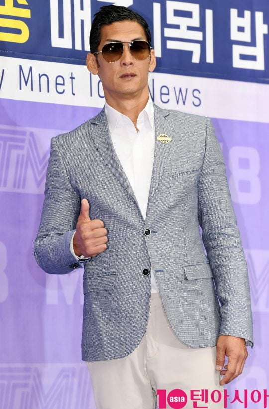 그룹 god의 박준형이 25일 오전 서울 상암동 스탠포드호텔 서울에서 열린 Mnet 새 예능 ‘TMI NEWS’의 제작발표회에 참석해 희망하는 게스트에 대해 말했다./ 조준원 기자 wizard333@