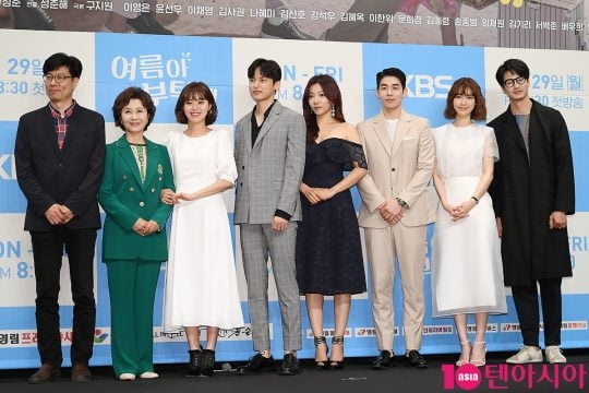 성준해 PD(왼쪽부터), 김혜옥, 이영은, 윤선우, 이채영, 김사권, 나혜미, 김산호
