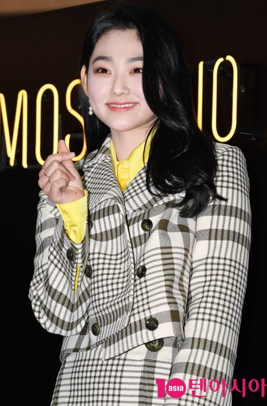 걸그룹 구구단 미나가 26일 오후 삼성동 파르나스몰 모스키노 팝업스토어에서 열린 모스키노향수 ‘TOY2’ 런칭 행사’ 에 참석하고 있다.