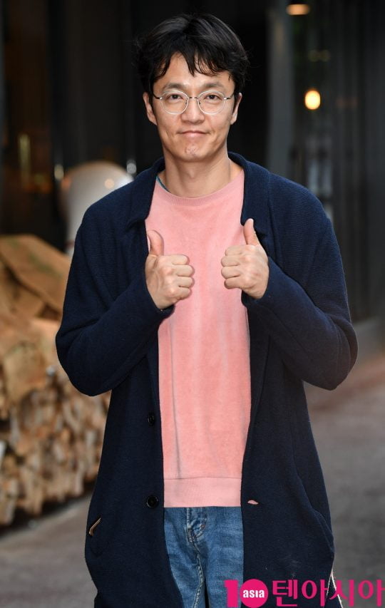 배우 조한철이 28일 오후 서울 여의도동 한 음식점에서 열린 OCN 토일 오리지널 ‘킬잇(Kill it)’ 종방연에 참석하고 있다.