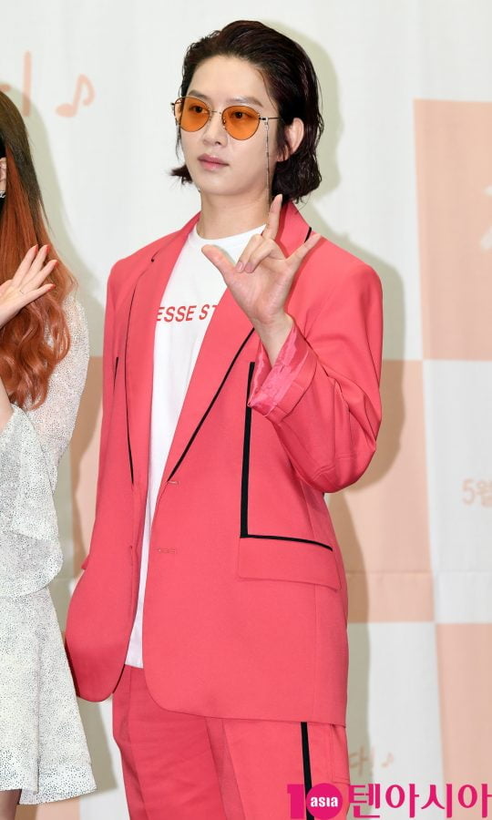 [TEN PHOTO]김희철 &#39;우주대스타의 화려한 패션&#39;