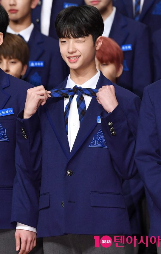 [TEN PHOTO]손동표 &#39;프듀 1등을 향해 윙크 한번&#39;