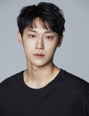 이도현, &#39;호텔 델루나&#39; 캐스팅...여진구·아이유와 호흡