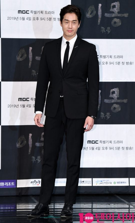 유지태가 2일 오후 서울 상암동 MBC에서 진행된 MBC 특별기획 드라마 [이몽] 제작발표회에 참석하고 있다.