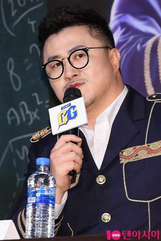 가수 데프콘이 3일 오전 서울 도화동 베스트웨스턴프리미어서울가든호텔에서 열린 채널A ‘같이 할래? GG’ 제작발표회에 참석해 인사말을 하고 있다.
