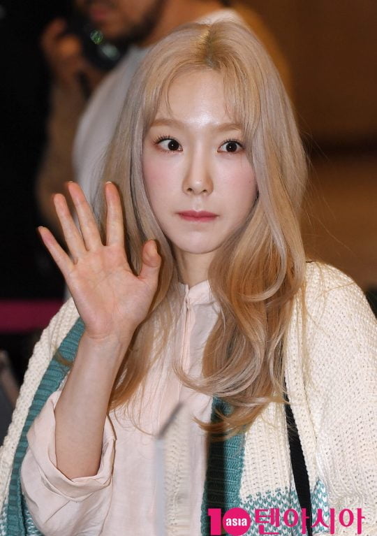 소녀시대 태연이 8일 오후 솔로 투어 TAEYEON JAPAN TOUR 2019~Signal~ 참석차 김포국제공항을 통해 일본으로 출국하고 있다.