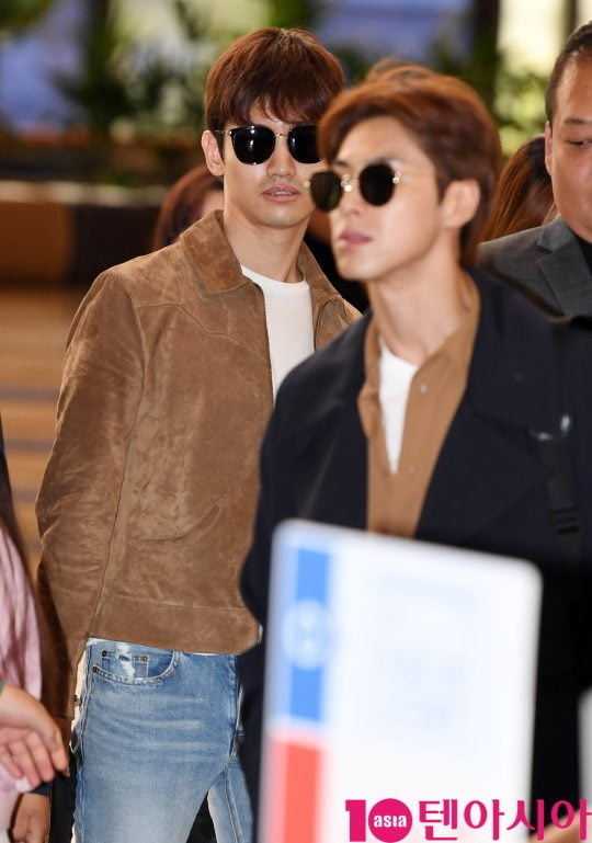 그룹 동방신기(유노윤호,최강창민) 최강창민이  9일 오전 일본일정 참석차 김포국제공항을 통해 일본으로 출국하고 있다.