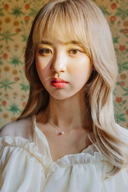 두 번째 미니음반 ‘섬-(some-)’으로 돌아온 가수 앤씨아. / 제공=제이플래닛엔터테인먼트