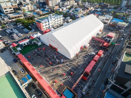 전주라운지와 전주 돔/사진제공=전주국제영화제