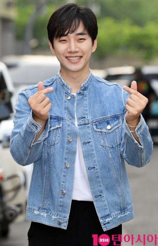 배우 이준호가 12일 오후 서울 상암동 한 음식점에서 열린 tvN 토일드라마 ‘자백’ 종방연에 참석하고 있다.