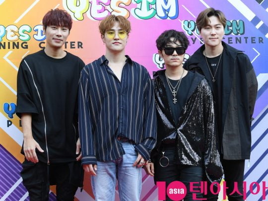 울랄라세션이 14일 오후 경기도 파주시 문발동 예스아이엠 플레이어센터에서 열린 예스아이엠(YES IM) 컴퍼니 설립 창립기념파티에 참석하고 있다.
