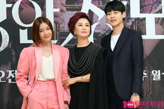 배우 신다은(왼쪽부터), 김혜선, 박진우