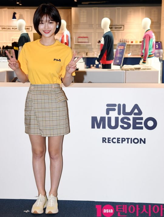 배우 김유정이 18일 오후 서울 반포동 신세계 강남점에서 열린 ‘휠라 뮤제오:리플레이 1911(FILA MUSEO:Re-PLAY 1911)’ 전시장 행사에 참석하고 있다.