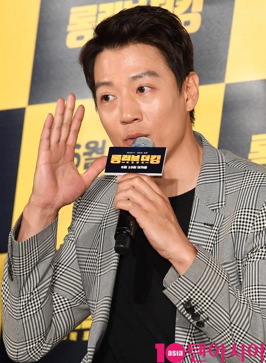 배우 김래원이 20일 오전 서울 중구 을지로 메가박스 동대문에서 열린 영화 ‘롱 리브 더 킹: 목포 영웅’ 제작보고회에 참석하고 있다.