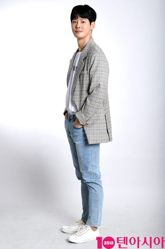 차인하는 “그릇에 안 맞는 선택을 해 늘 오류를 겪는 것 같다”면서도 “채워나가는 재미가 있다”고 ‘말했다./조준원 기자 wizard333@