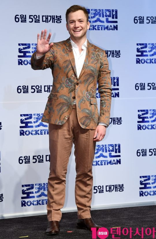배우 태런 에저튼(Taron Egerton)이 23일 오전 서울 신천동 롯데시네마 월드타워에서 열린 영화 [로켓맨] 내한 기자간담회에 참석하고 있다.