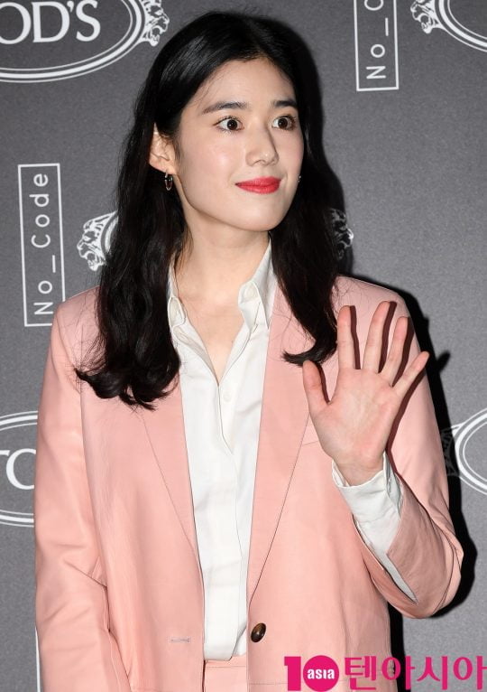 배우 정은채가 23일 오후 서울 을지로7가 동대문디자인플라자에서 열린 토즈, No Code”슈커(Shoeker)03′ 론칭 행사에 참석하고 있다.