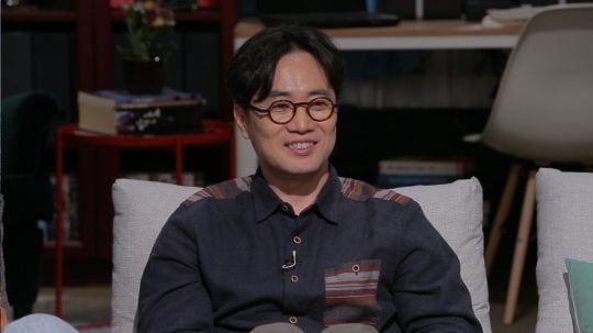 JTBC ‘방구석1열’에 출연한 민규동 감독./사진제공= JTBC