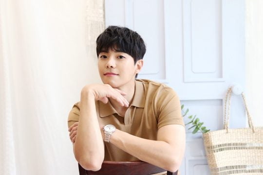 박은석은 “올해 여자친구를 꼭 만나고 싶다. 이상형은 귀가 큰 여성”이라고 고백했다. / 사진제공=제이에스픽쳐스