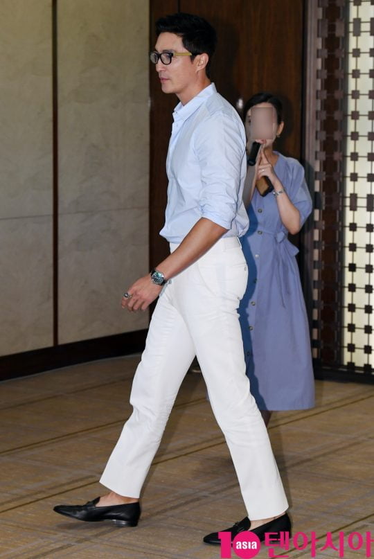배우 다니엘 헤니가 28일 오전 서울 소공동 웨스틴 호텔에서 열린 쿠쿠의 마법 같은 선물… 인앤아웃 직수 정수기 10’S를 경험하라! 행사에 참석하고 있다.