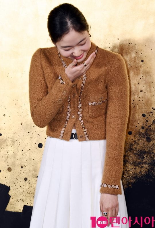 김고은이 28일 오후 서울 성수동 2가 성수동 S팩토리에서 열린 샤넬, 파리-뉴욕 공방 컬렉션 쇼 개최 기념 포토월에 참석하고 있다.