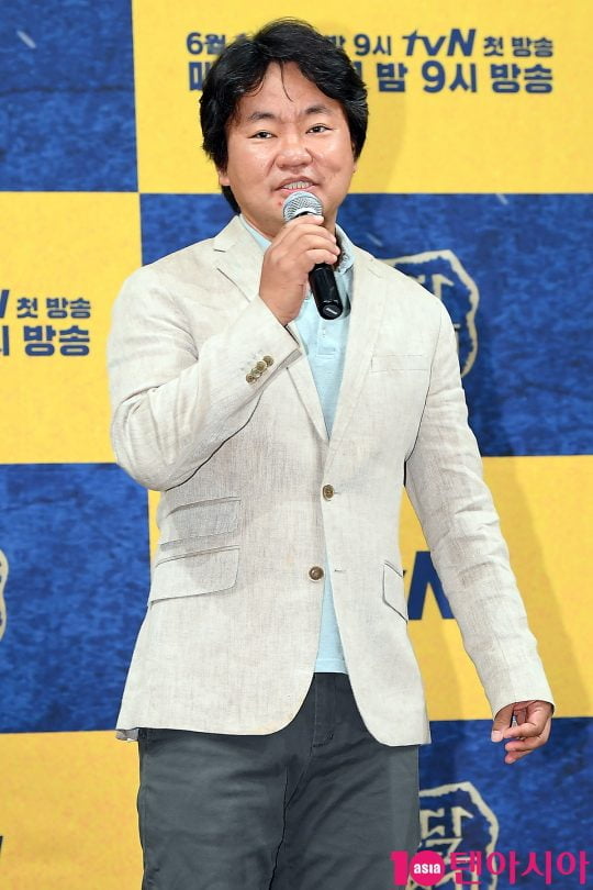 김원석 PD가 28일 오후 서울 논현동 임피리얼팰리스호텔에서 열린 tvN 드라마 ‘아스달 연대기’ 제작?표회에 참석해 인사말을 하고 있다.