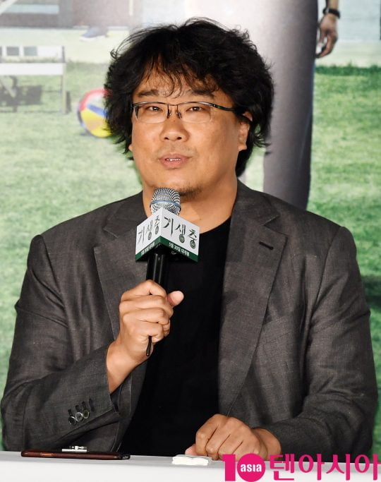 봉준호 감독이  28일 오후 용산구 한강로 용산 아이파크몰 용산 CGV에서 열린 영화 ‘기생충'(봉준호 감독) 언론시사회에 참석하고 있다.