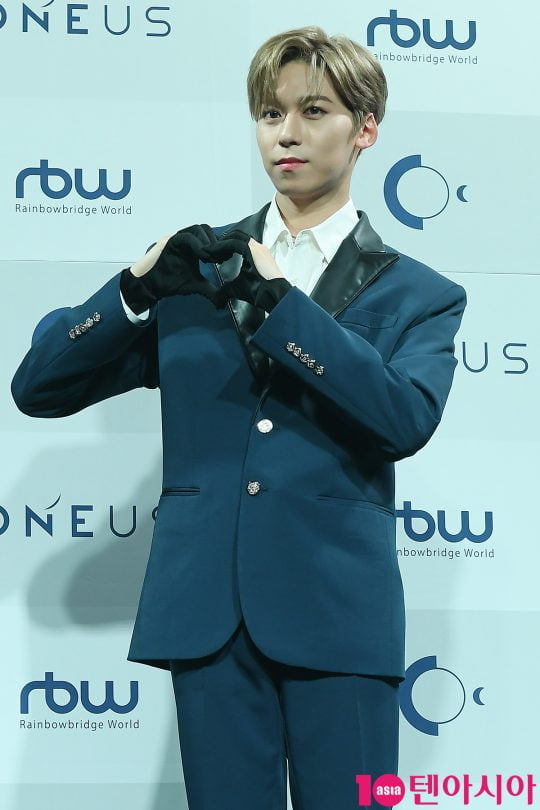 그룹 원어스 건희