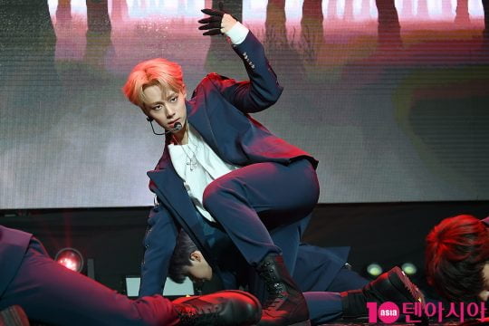그룹 원어스 환웅