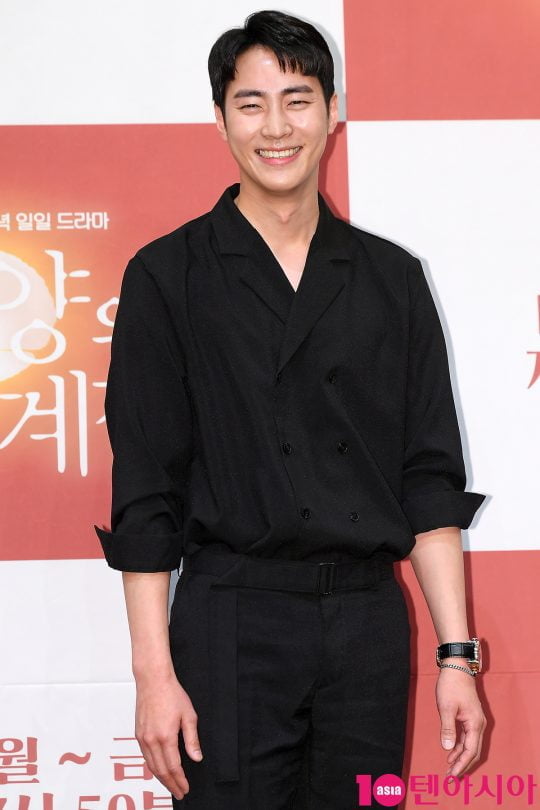 배우 최성재