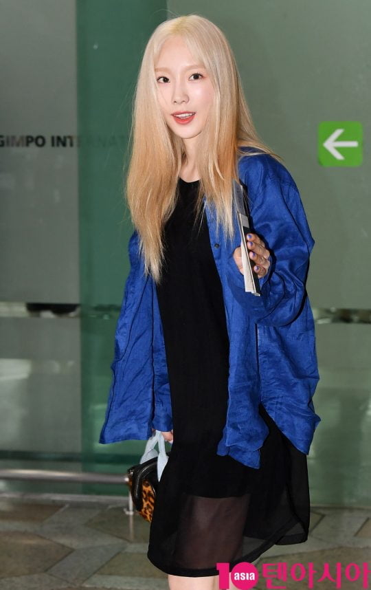 걸그룹 소녀시대 태연이 30일 오후 솔로투어 ‘TAEYEON JAPAN TOUR 2019~Signal~’ 콘서트 참석차 김포국제공항을 통해 일본으로 출국하고 있다.