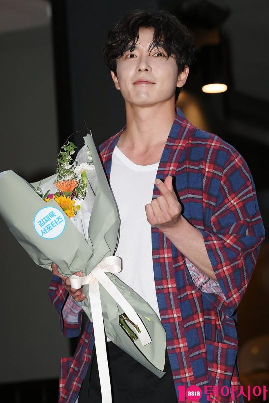 배우 김재욱