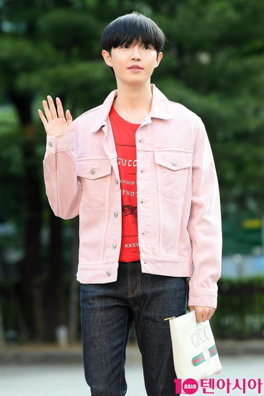 가수 김재환