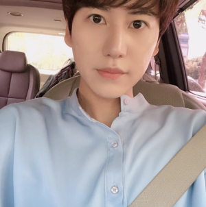 규현, 열애 의혹에 "MV 모델, 마주친 적도 없다…연애, 어떻게 하는건지 기억도 안나"