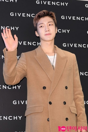 위너 이승훈, 비투비 정일훈 머리 가격 사과…"조심하겠다"