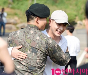 찬성, 6월 현역 입대...2PM 전원 국방의 의무 이행(종합)