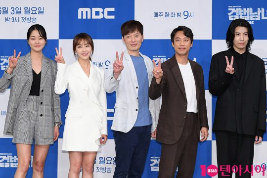 배우 강승현(왼쪽부터), 정유미, 정재영, 오만석, 노민우가 3일 서울 상암동 MBC 사옥에서 열린 월화드라마 ‘검법남녀2’ 제작발표회에  참석했다./이승현 기자 Ish87@