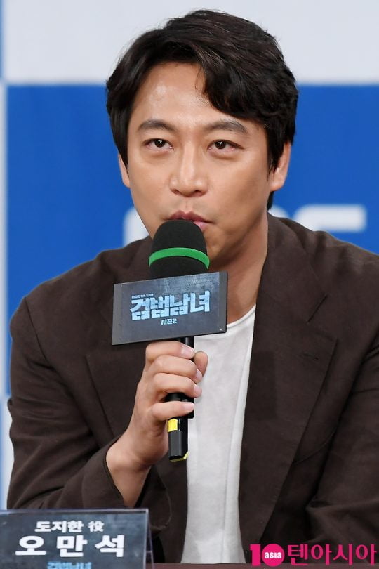 배우 오만석이 3일 오후 서울 상암동 MBC 골든마우스홀에서 열린 MBC 드라마 ‘검법남녀 시즌2’ 제작발표회에 참석해 인사말을 하고 있다.