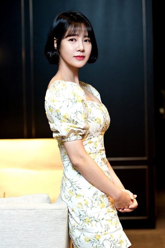 최윤영은 김혜수를 롤모델로 꼽으며 “팔색조 같은 배우가 되고 싶다”고 했다./사진제공=스마일이엔티