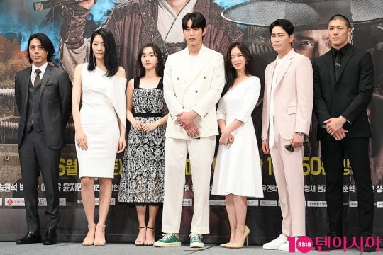 배우 한재석(왼쪽부터), 윤짐민, 박세완, 송원석, 경수진, 강지환, 이재윤