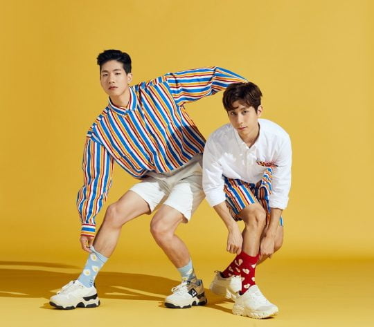  11일 오후 6시 두 번째 미니 앨범 ‘와!’를 발매하는 듀오 이짜나언짜나의 이찬(왼쪽), 박원찬./ 사진제공=플래닛에이트