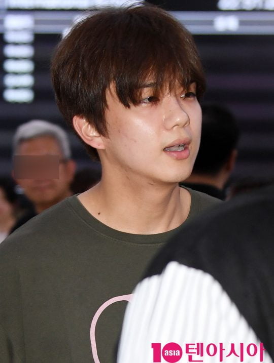 그룹 B.A.P 출신 영재가 9일 오후 첫 단독 팬미팅 ‘BEGIN AGAIN’을 마치고 김포국제공항을 통해 일본에서 입국하고 있다.