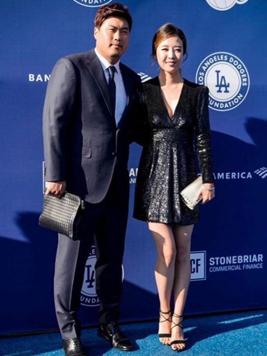 류현진♥배지현, LA 다저스 자선 행사서 부부애...변함없이 '달달'