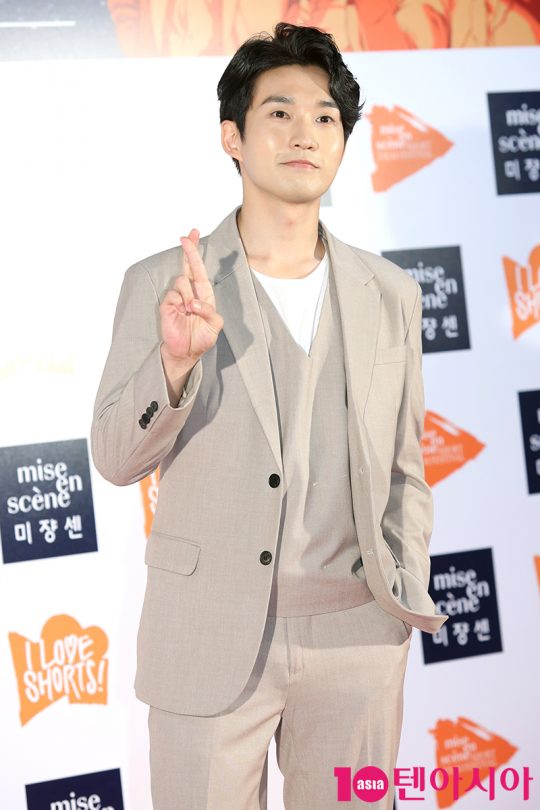 배우 류덕환