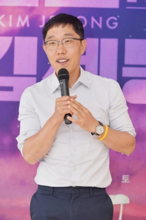 김제동, 1550만원 강연료 논란→행사 취소→후원 약속...&#34;항상 청소년 지원했다&#34; 호소