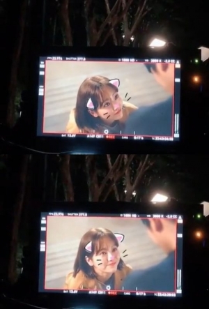 한지민, 귀여운 고양이로 변신...“'봄밤' 사수 해주실거죠~”