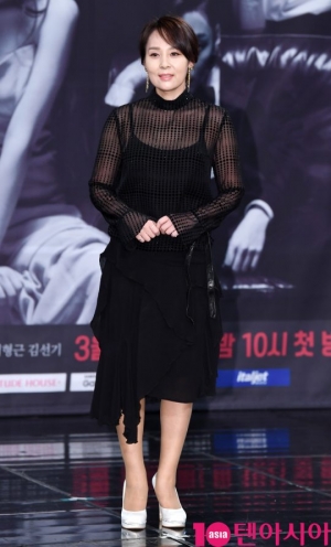 “밤하늘 별이 되었습니다“...故 전미선 갑작스런 비보에 추모 물결(종합)