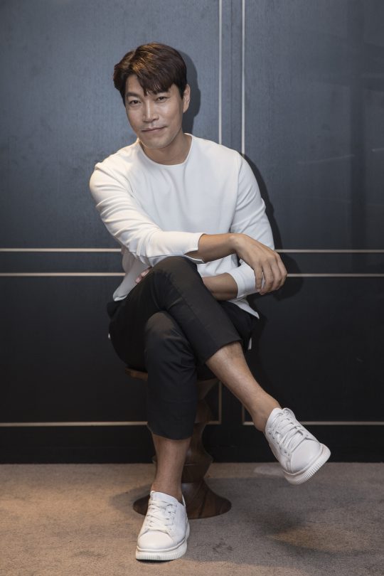 영화 ‘기방도령’에서 방년 25세의 괴짜 도인 육갑 역을 연기한 배우 최귀화./ 사진제공=판씨네마(주)