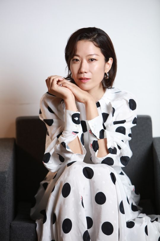  ‘비스트’의 이정호 감독과 기싸움 아닌 기싸움을 펼쳤다는 배우 전혜진./ 사진제공=NEW