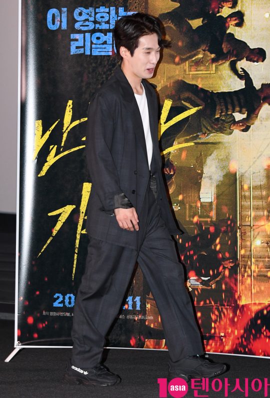 배우 류덕환이 8일 오후 서울 한강로3가 CGV 용산아이파크몰점에서 열린 영화 ‘난폭한 기록’ 언론시사회에 참석하고 있다.